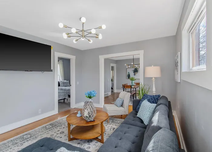 Newly Renovated 2Br By Su, Zoo, Destiny & Downtown